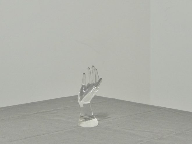 ガラスハンドオブジェ クリア | ポリゴン polygon | 撮影 展示会