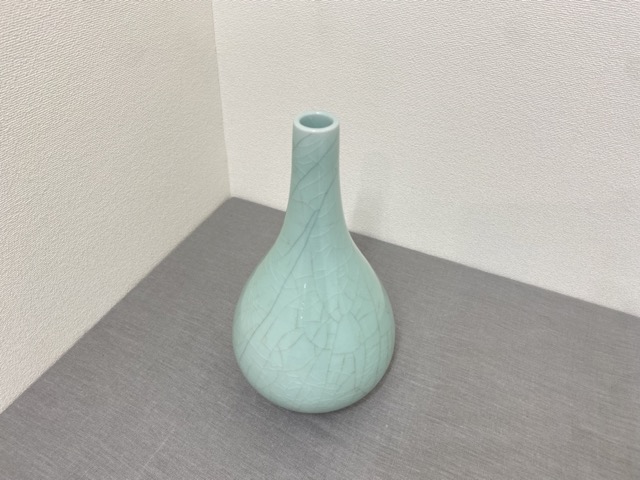 青磁(せいじ)一輪挿し | ポリゴン polygon | 撮影 展示会 小道具 家具